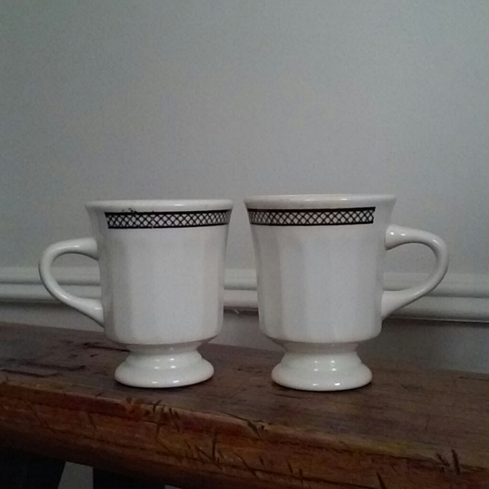 Vintage Buffalo Oneida Restaurant Ware Footed Coffee Cup Mug Ivory Black Checker